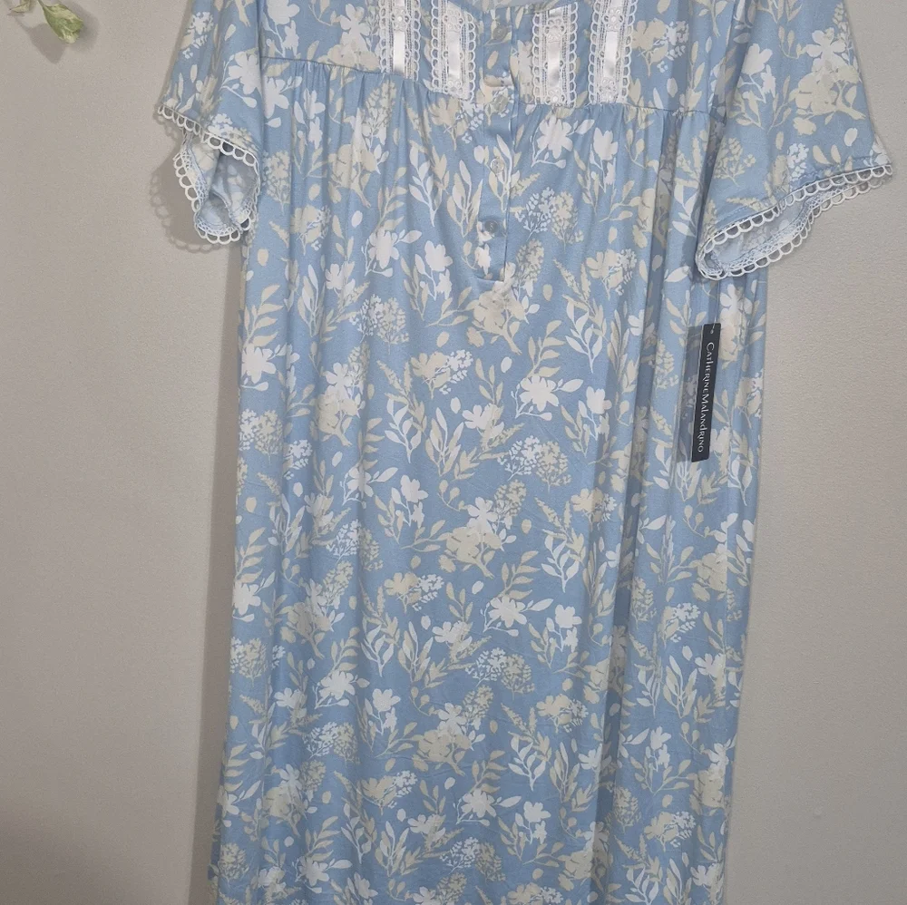 Floral Blue Nightgown Size 2X - Picture 11 of 11
